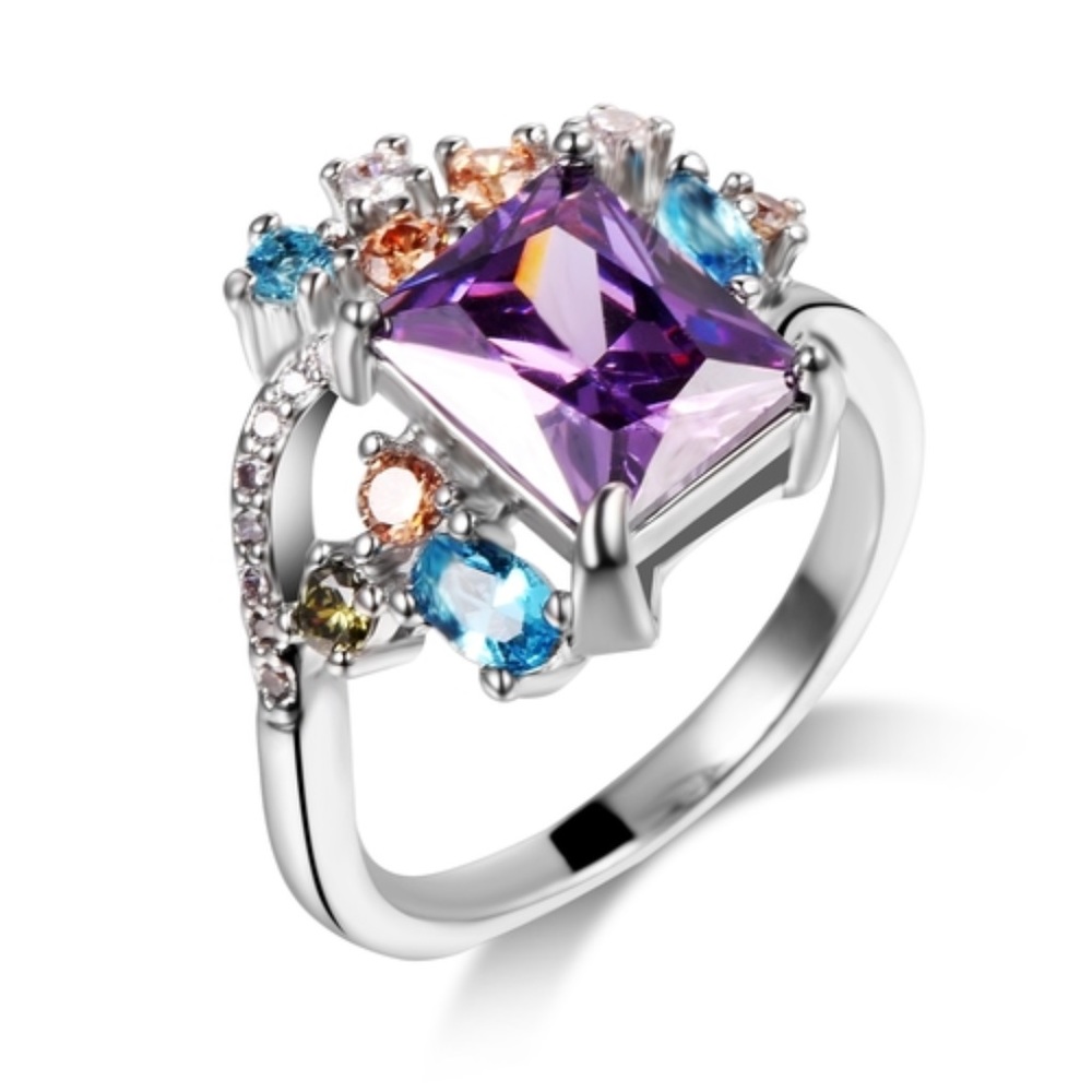 NEW Beautiful Fashion Ring Womens